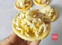 Pineapple Pizza Recipe Illustration 7 