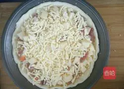 Illustration of how to make fruit sausage pizza 6