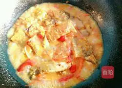 Illustration of how to make spicy and sour fish cubes 6