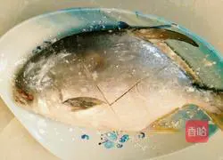 Illustration of home-style braised pomfret 3