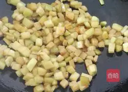 Illustration of how to make braised eggplant noodles 3