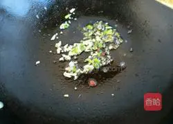 Illustration of how to make fried bell peppers with bacon 4