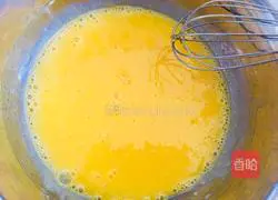 Illustration of how to make a cake using whipped cream 2