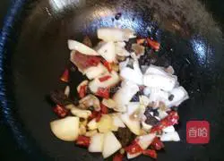 Illustration of how to make potato slices in iron plate griddle 2