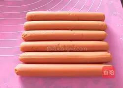 Illustration of how to make hot dog rolls 7