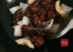 Illustration of braised chicken with mushrooms 10