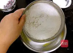 Cranberry Chiffon Cake Recipe Illustration 7