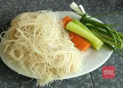 Illustration of how to make fried rice noodles 1