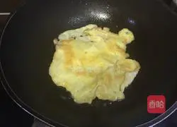 Illustration of how to make fried tomato and egg noodles 3