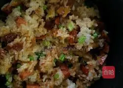 Illustration of how to make glutinous rice wrapped with lettuce 3