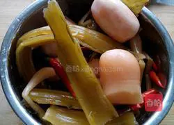 Illustration of how to make kimchi garden soup 1