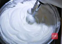Illustration of how to make eight-inch heart-shaped chiffon cake 9