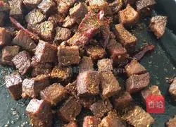 Illustration of how to make beef cubes 13