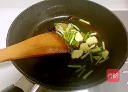 Illustration of how to make rock sugar elbow 8