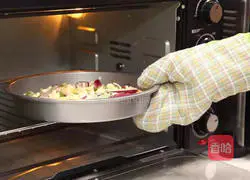 Illustration of how to make mushroom and bacon pizza 6