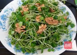 Illustration of how to make cold Chinese toon seedlings 4