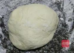 Bacon and Prawn Pizza Illustration of how to do it 3