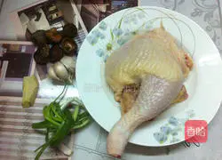 Illustration of how to braise chicken in rice cooker 1