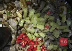 Illustration of braised chicken gizzards in duck blood 8