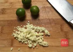 Illustration of how to make white cut meat 8