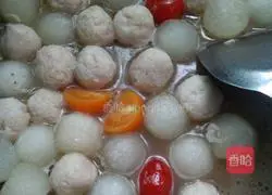 Illustration of how to make fish balls and winter melon balls 11