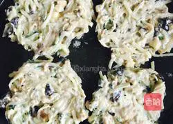 Illustration of how to make special potato shredded cake 2