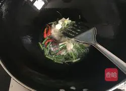 Illustration of braised chicken legs with mushrooms and potatoes 4