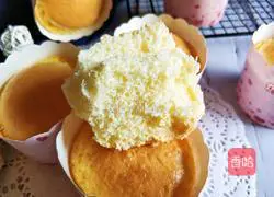 Illustration of how to make whole egg original cupcakes 13