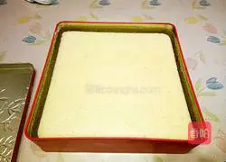 Illustration of making red date yogurt cake 21