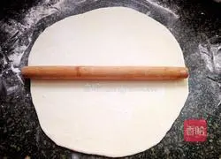 Illustration of how to make sesame candy heart thousand-layer pastry cake 10
