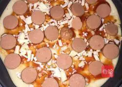 Sausage Pizza Illustration of how to do it 2