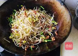 Illustration of how to make fried soybean sprouts and fried pork 6
