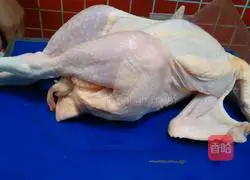 Illustration of Braised Chicken with Mushrooms and Yellow Potatoes 1