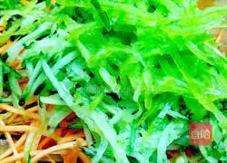 Illustration of how to make refreshing noodles 3