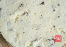 Illustration of how to make red date yogurt steamed cake 8