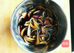 Rice Illustration of how to make braised chicken in pot 2