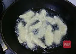 Illustration of how to make crispy pork 7