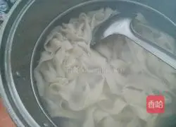 Illustration of how to make tomato tomato noodles 1