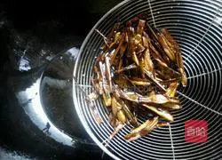 Illustration of how to make scallion noodles 6