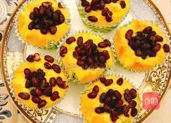 Illustration of how to make honey bean yogurt flavored custard-filled ancient cake 17