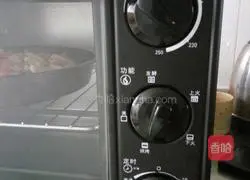 Nine-inch Sausage Fish Tofu Pizza Recipe Illustration 11