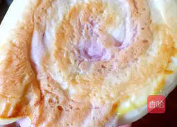 Illustration of how to make two-color butter bread 16