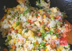 Thai pineapple rice recipe illustration 9