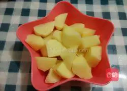 Illustration of how to make curry beef and potatoes 4