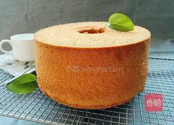 Illustration of how to make eight-inch hollow chiffon cake 19