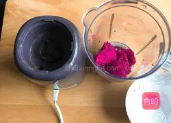 Illustration of how to make dragon fruit chiffon cake 1
