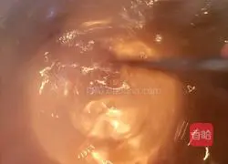 Illustration of how to make summer-relieving fruit ice powder 2