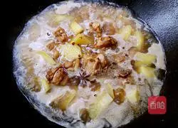 Illustration of how to make potato braised chicken 6