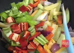 Illustration of three-juice braised chicken wings 5