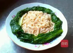 Illustration of how to make potato noodles 9
